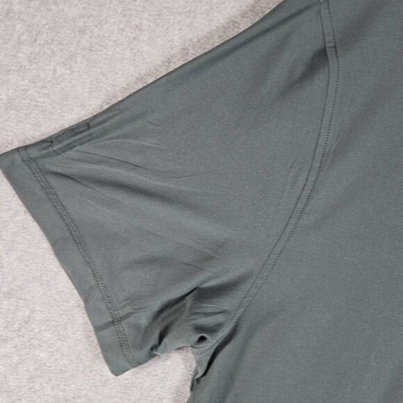 Vuori Strato Tech T-Shirt Mens Large Blue Performance Athleisure Gym Workout v12 - Picture 4 of 10